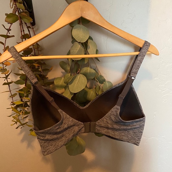 NWOT Wire Free Bra - Picture 2 of 3